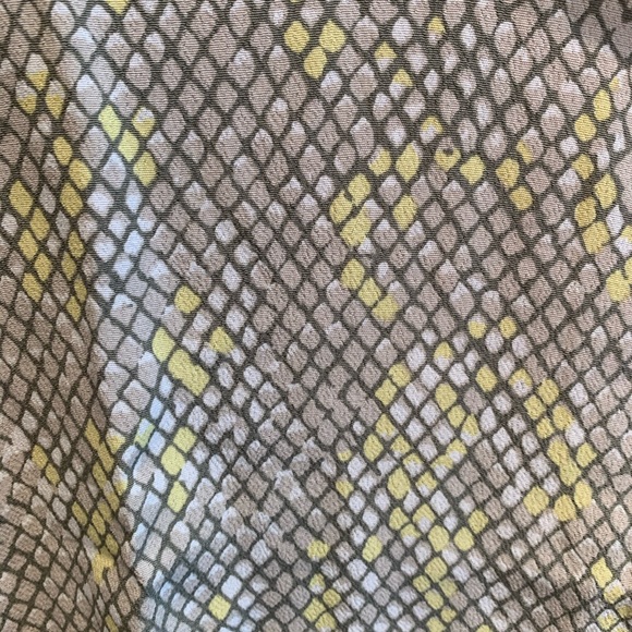 Geo printer blouse - Picture 5 of 9